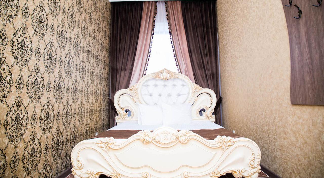 Jasmine Hotel Taraz Bagian luar foto